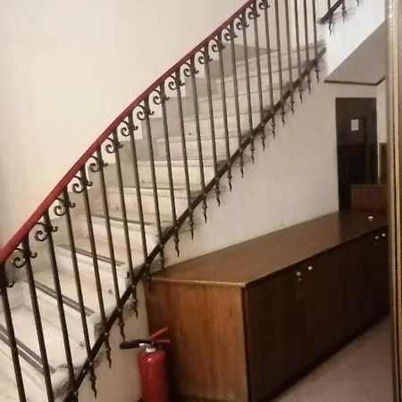 Hotell De Rossi 2*